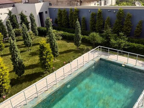 8 otaqlı həyət evi/bağ evi - Şüvəlan q. - 600 m²