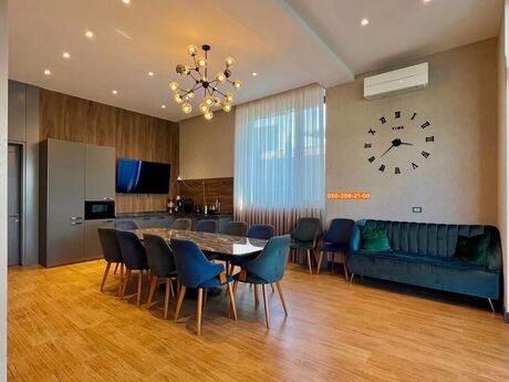 8 otaqlı həyət evi/bağ evi - Şüvəlan q. - 600 m²