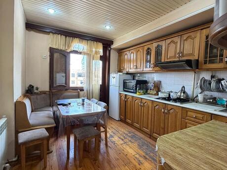 2 otaqlı köhnə tikili - Bakıxanov q. - 60 m²