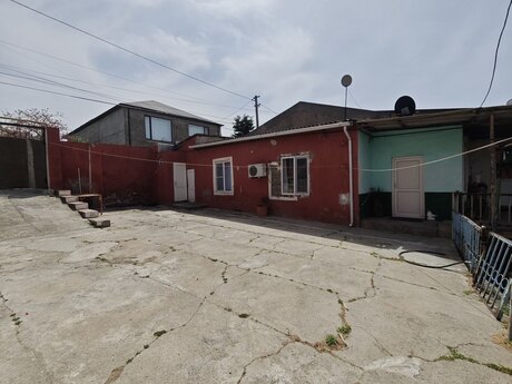 4 otaqlı həyət evi/bağ evi - Əmircan q. - 90 m²