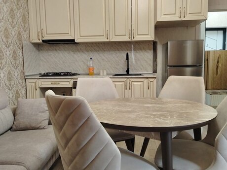 2 otaqlı köhnə tikili - Günəşli q. - 55 m²
