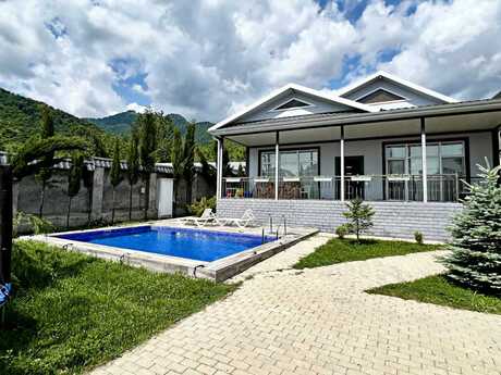 3 otaqlı həyət evi/bağ evi - Qəbələ - 200 m²