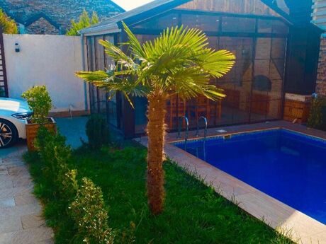4 otaqlı həyət evi/bağ evi - Mərdəkan q. - 300 m²