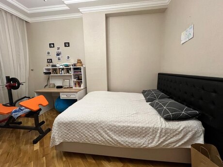 3-комн. новостройка - м. 8 ноября - 100 м²