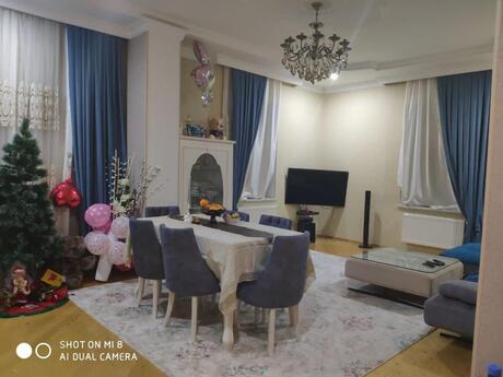 5 otaqlı həyət evi/bağ evi - Nəsimi m. - 380 m²