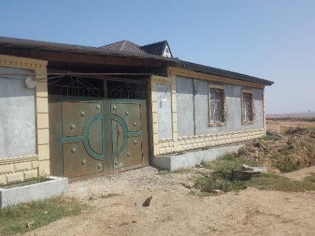4 otaqlı həyət evi/bağ evi - Novxanı q. - 160 m²