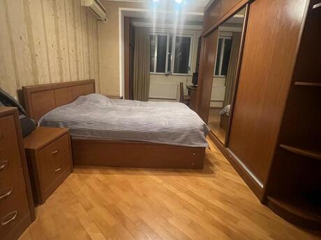 2 otaqlı köhnə tikili - Azadlıq Prospekti m. - 65 m²
