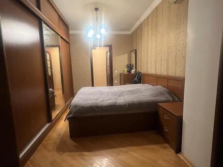 2 otaqlı köhnə tikili - Azadlıq Prospekti m. - 65 m²