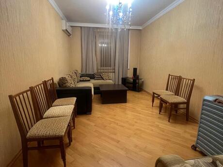 2 otaqlı köhnə tikili - Azadlıq Prospekti m. - 65 m²