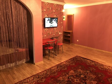 1 otaqlı köhnə tikili - Elmlər Akademiyası m. - 45 m²