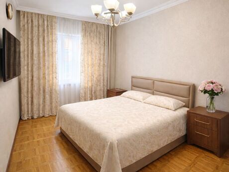 3-комн. вторичка - м. Нефтчиляр - 90 м²
