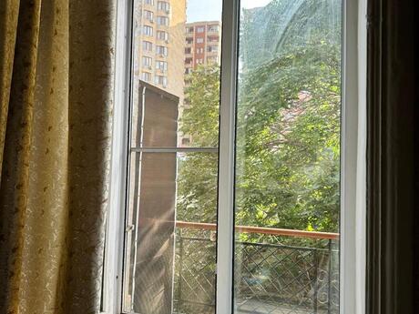 4 otaqlı köhnə tikili - Nəsimi r. - 135 m²