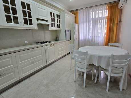 4 otaqlı yeni tikili - Şah İsmayıl Xətai m. - 120 m²