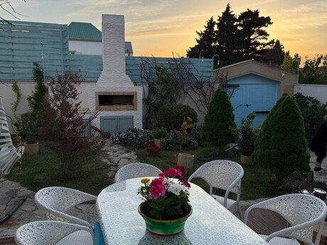 5 otaqlı həyət evi/bağ evi - Novxanı q. - 160 m²
