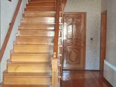 6 otaqlı həyət evi/bağ evi - 8-ci mikrorayon q. - 310 m²
