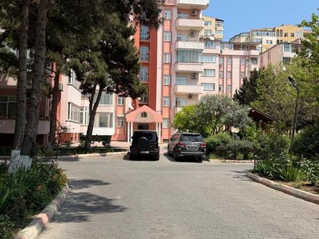 4 otaqlı yeni tikili - 8-ci mikrorayon q. - 160 m²