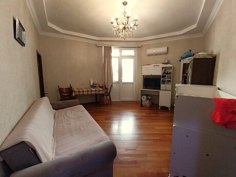 2 otaqlı köhnə tikili - Elmlər Akademiyası m. - 35 m²