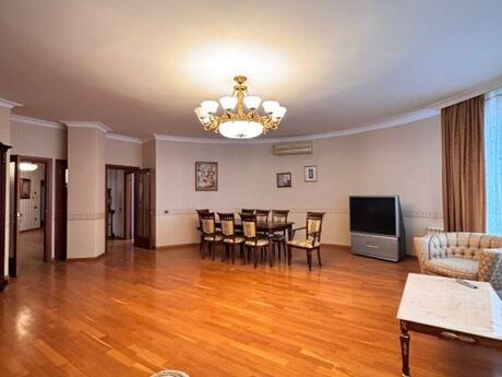 4 otaqlı yeni tikili - 28 May m. - 230 m²