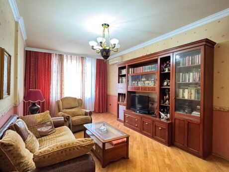 4 otaqlı yeni tikili - 28 May m. - 230 m²