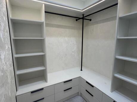 4-комн. новостройка - м. 8 ноября - 145 м²