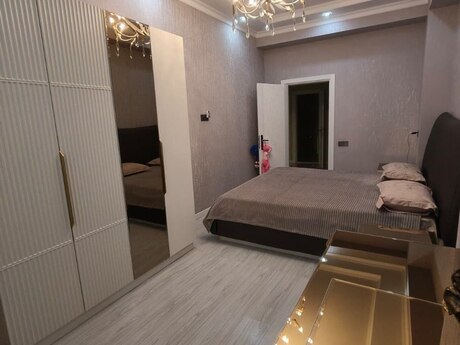 3 otaqlı yeni tikili - Bakıxanov q. - 125 m²
