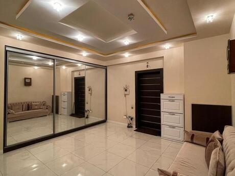 4 otaqlı yeni tikili - Nəsimi r. - 196 m²