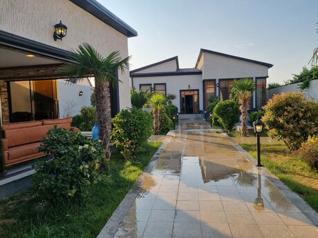 4 otaqlı həyət evi/bağ evi - Şüvəlan q. - 150 m²