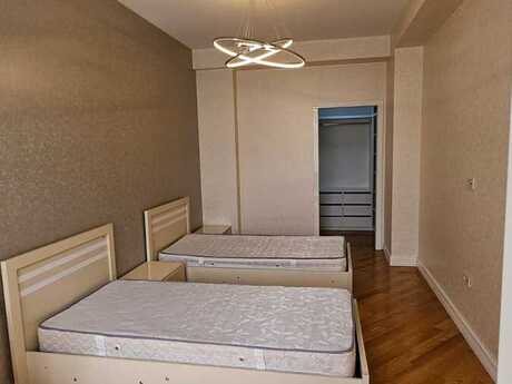 3 otaqlı yeni tikili - Bakıxanov q. - 80 m²