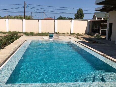 5 otaqlı həyət evi/bağ evi - Pirşağı q. - 410 m²