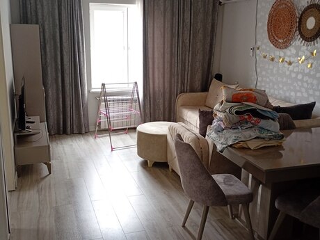 3 otaqlı həyət evi/bağ evi - İnşaatçılar m. - 90 m²