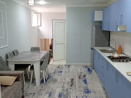 3 otaqlı həyət evi/bağ evi - İnşaatçılar m. - 90 m²