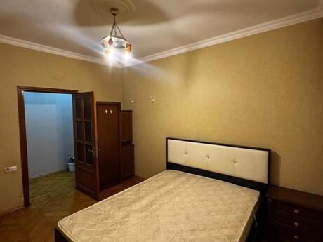 2 otaqlı köhnə tikili - Gənclik m. - 70 m²