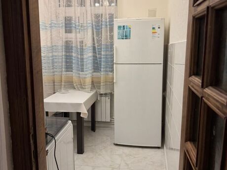 2 otaqlı köhnə tikili - Nizami m. - 70 m²