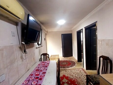 2 otaqlı həyət evi/bağ evi - Memar Əcəmi m. - 50 m²