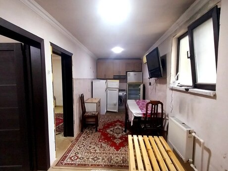 2 otaqlı həyət evi/bağ evi - Memar Əcəmi m. - 50 m²