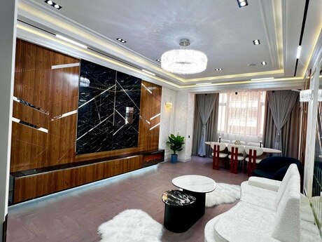 3-комн. новостройка - м. 28 мая - 155 м²