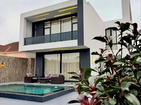 5 otaqlı həyət evi/bağ evi - Mərdəkan q. - 350 m²
