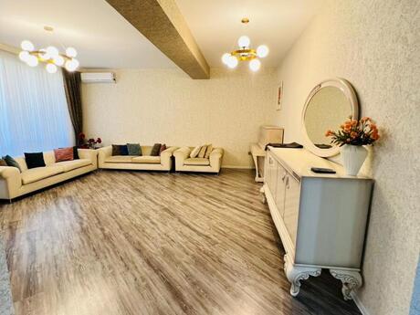 4 otaqlı yeni tikili - 28 May m. - 200 m²