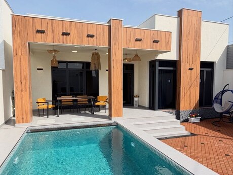 4 otaqlı həyət evi/bağ evi - Şüvəlan q. - 250 m²