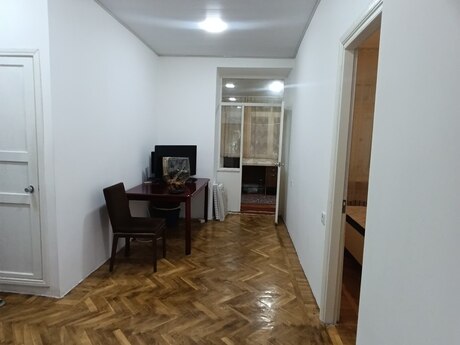 3 otaqlı köhnə tikili - 28 May m. - 75 m²