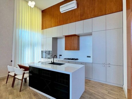 5 otaqlı həyət evi/bağ evi - Mərdəkan q. - 300 m²