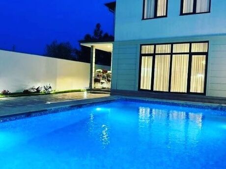 4 otaqlı həyət evi/bağ evi - Pirşağı q. - 200 m²