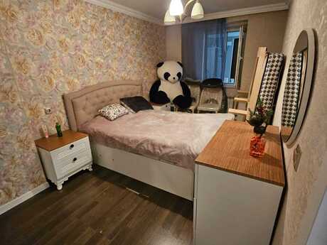 2 otaqlı köhnə tikili - İnşaatçılar m. - 70 m²