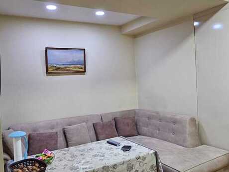 3 otaqlı köhnə tikili - Elmlər Akademiyası m. - 80 m²