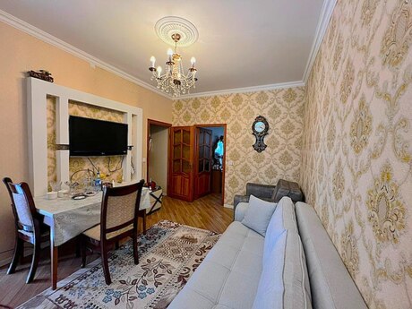 2 otaqlı köhnə tikili - Memar Əcəmi m. - 55 m²