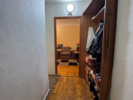 3 otaqlı köhnə tikili - Neftçilər m. - 47 m²