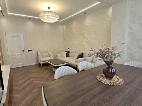 3-комн. новостройка - м. Ази Асланов - 105 м²