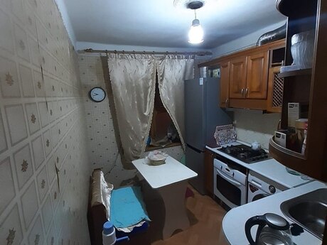 3 otaqlı köhnə tikili - Elmlər Akademiyası m. - 70 m²
