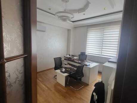 3 otaqlı ofis - Gənclik m. - 157 m²