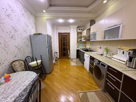 4 otaqlı yeni tikili - 28 May m. - 145 m²